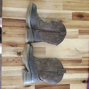 Cat and Jack Cowboy Boots! Size 6 toddler. Brown with flower embroidery.